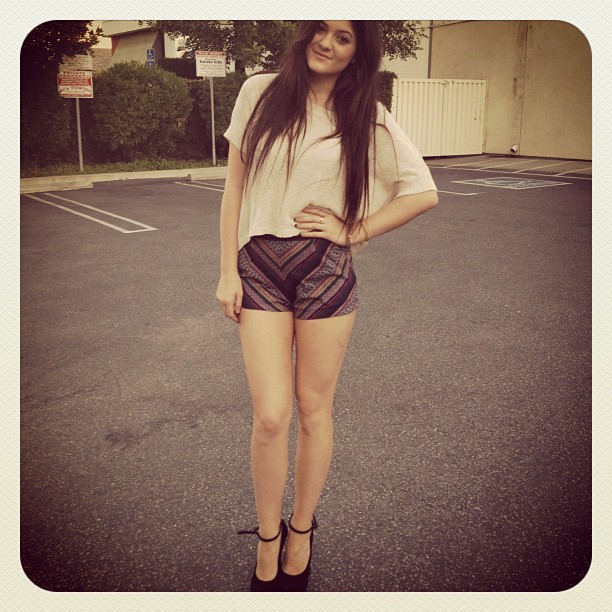Parking lot photo shoot! Lol leggo!...