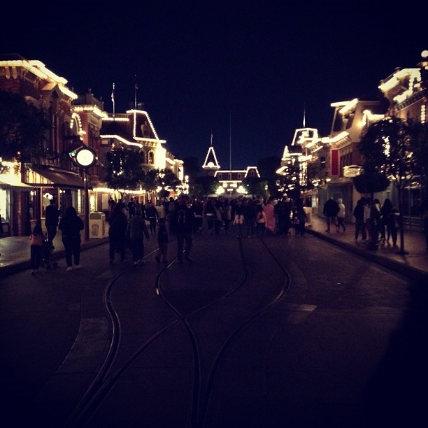 Leaving the beautiful Disney Land! Had the most amazing time with friends:) my f...