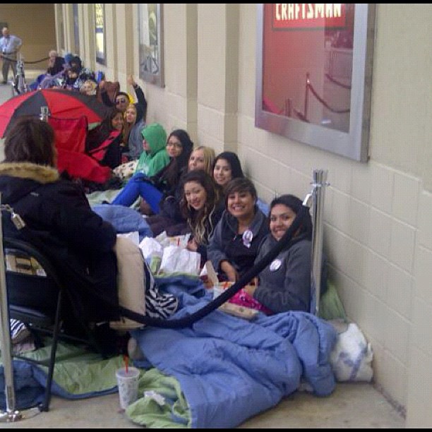 Most dedicated fans ever!!! Can't wait to meet you guys tomorrow! Stay warm! Lov...