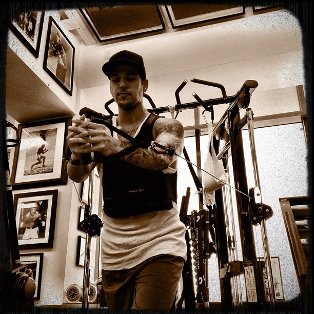 Look who I saw at the gym! @robkardashian get fit or die trying!...