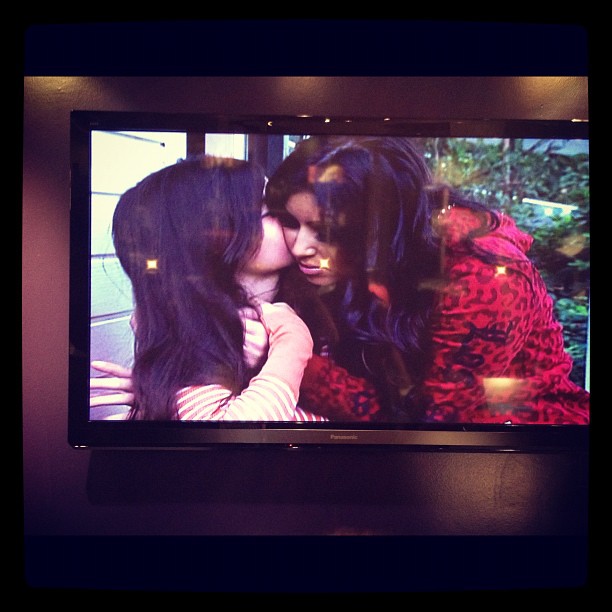 Old episodes, I love you @kimkardashian...