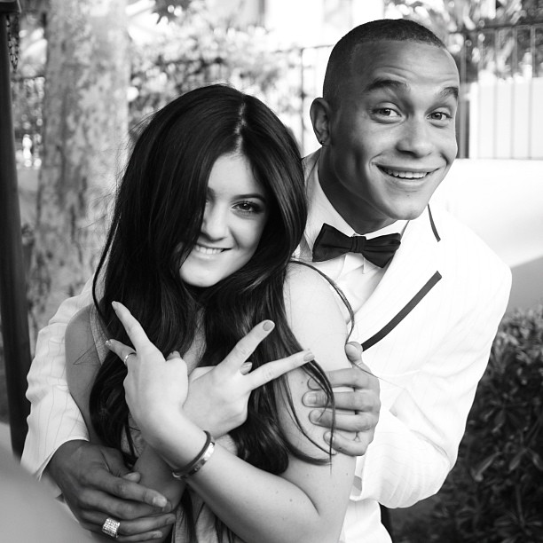 Double peace . It's the new thing....