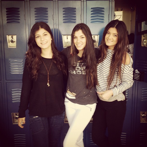 My favorite brunettes  @lara_abari @juliafriedmann...