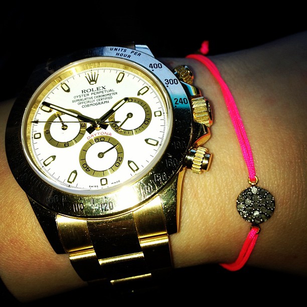 Loving my neon disk bracelet by @shyleerosejewelry...