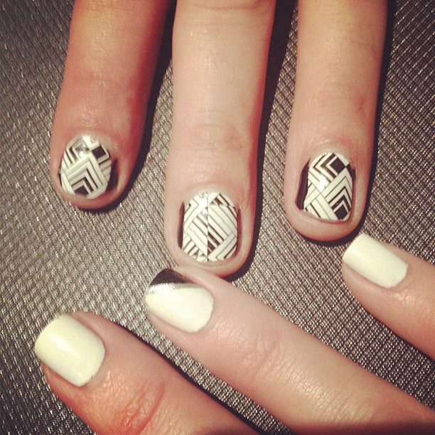 Nail art with @robscheppy...