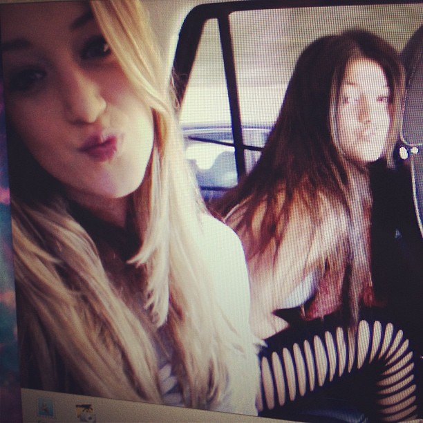 Photo booth in da car...