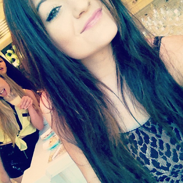 Oh they're such photobombers @juliafriedmann @stassiebabeyy...