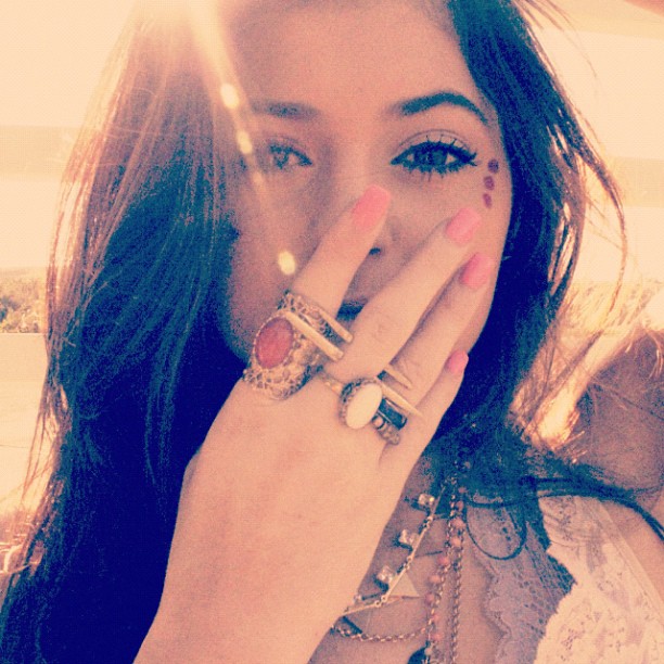 Feel the warmth, we’ll never die. We’re like diamonds in the sky • Rihanna...