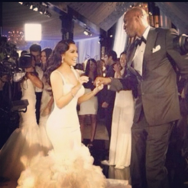 How sweet is this picture? Kimmie and Lam dancing. I spy Rob, Kendall and Kylie ...