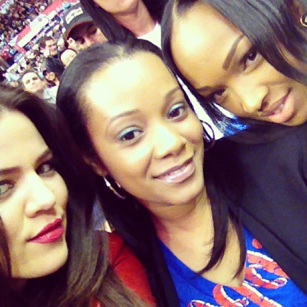 Oh hiii @andreabutler3 @theeforevermalika...