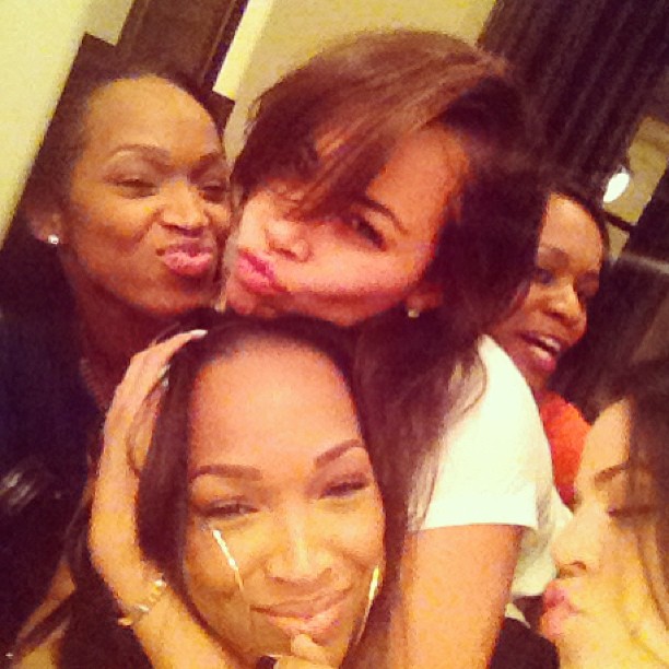 I love these ladies @theeforevermalika @imforeverkhadijah @mslaurenlondon @bmw_b...
