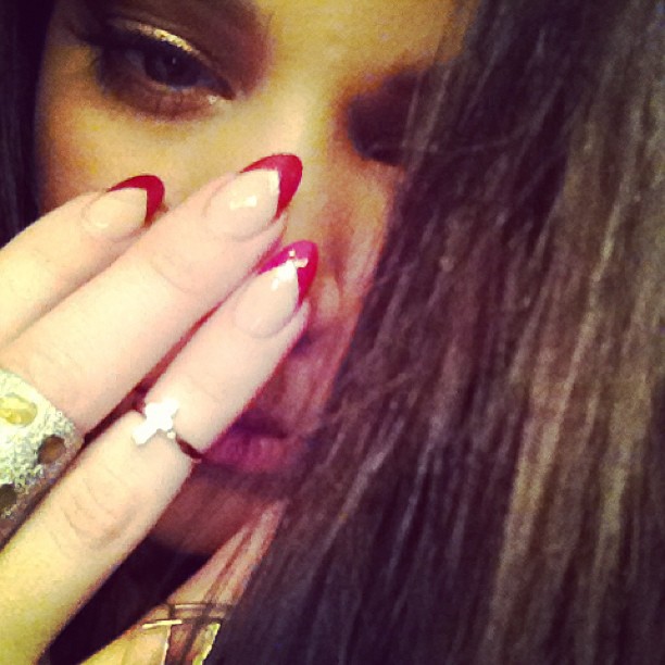 Loving my nail design. I stole the look from Lana Del Rey ...