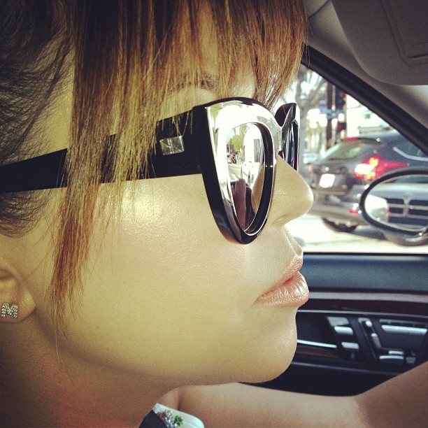 Loving our Kardashian Kollection sunglasses on fashionista @kourtneykardash...