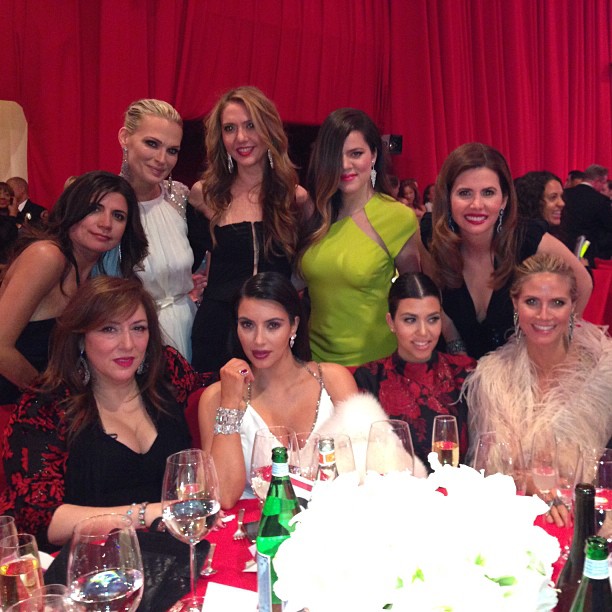 Girls night out @kourtneykardash @khloekardashian @lorraineschwartz @heidiklum @...