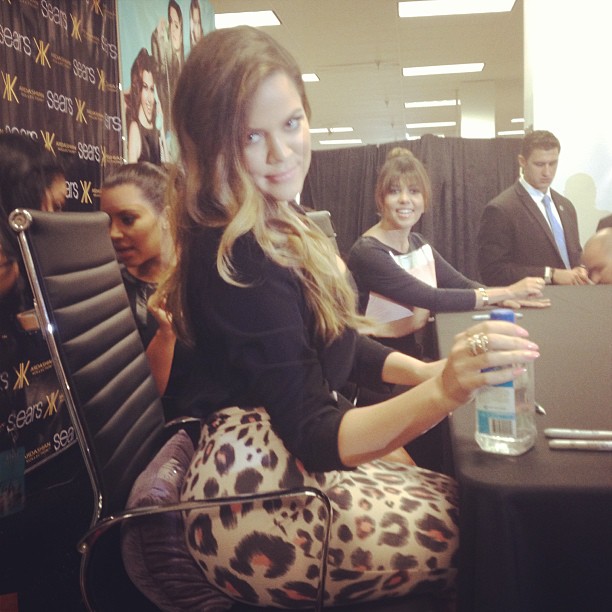 Look back at it! I miss you Houston @kardashiankollection appearance...