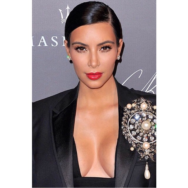 Loving last night's sleek glam look. Thank you @makeupbymario @jenatkinhair...
