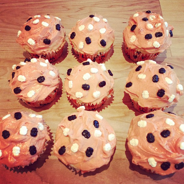 Halloween Skull Cupcakes!...