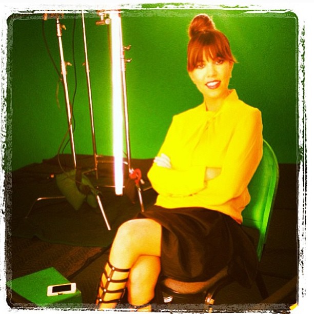 Color pop! Orange lip! Green screen! Yellow shirt! All stolen from @joycebonelli...