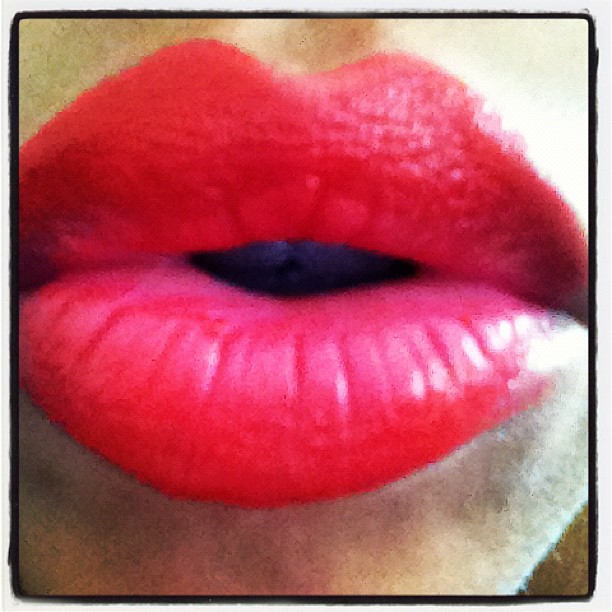 Red smooches...