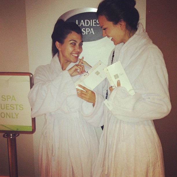 A little spa party @allierizzo #viva #las #vegas...