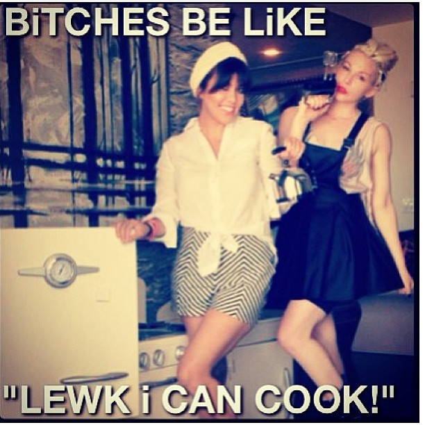 Normal day in the kitchen with @joycebonelli! #copycat...
