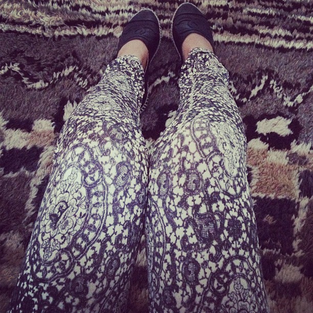 Chillin on my rug! #kardashian #kollection #leggings...