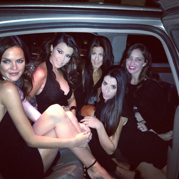 Vegas get ready @allierizzo @mkolker @azmelissaj @lexiemess...
