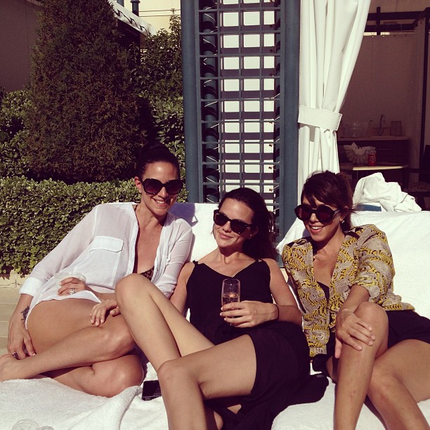 Another pool time pose! Prepping for our poses last night. @allierizzo @nikkired...