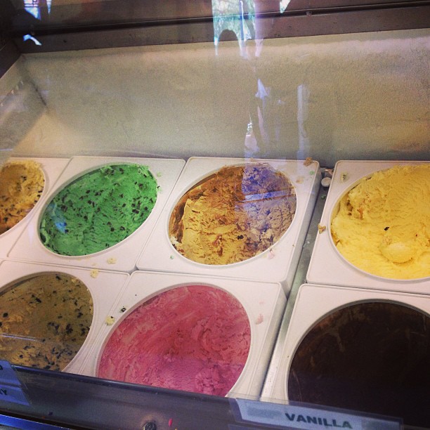 Ice cream with @khloekardashian!...