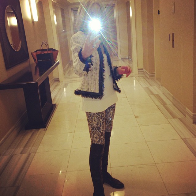 Look at my chic cousin @cicibussey in her @kardashiankollection leggings. #akris...