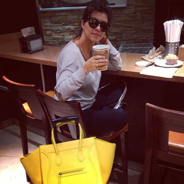 Early morning airport tea with my  @letthelordbewithyou...