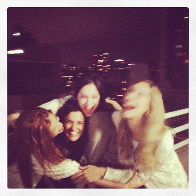 Cumple alba! @clarialonso @lodocomello @soyalbariconavarro...
