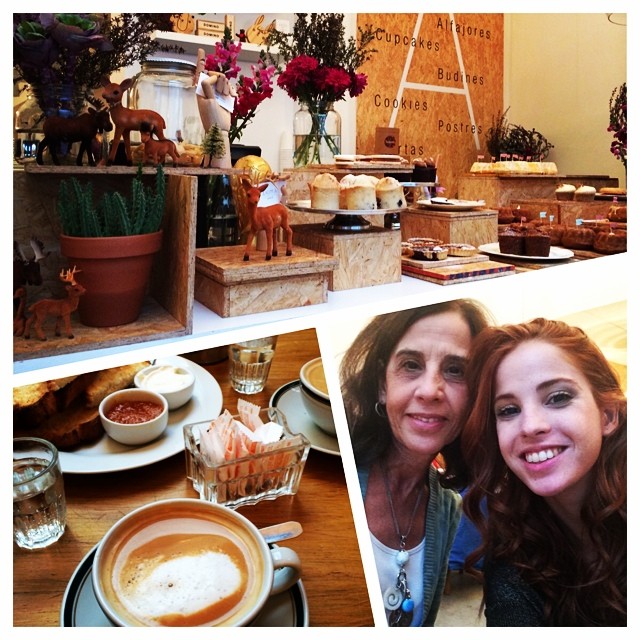Tea time con mamá ...