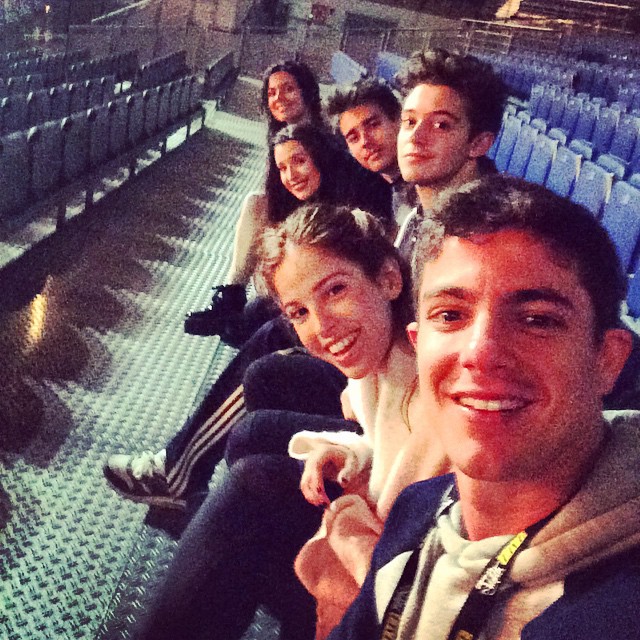 Esperando al estreno!  el 3!!!!!!! @soyalbariconavarro @blancogjorge @stephieofi...