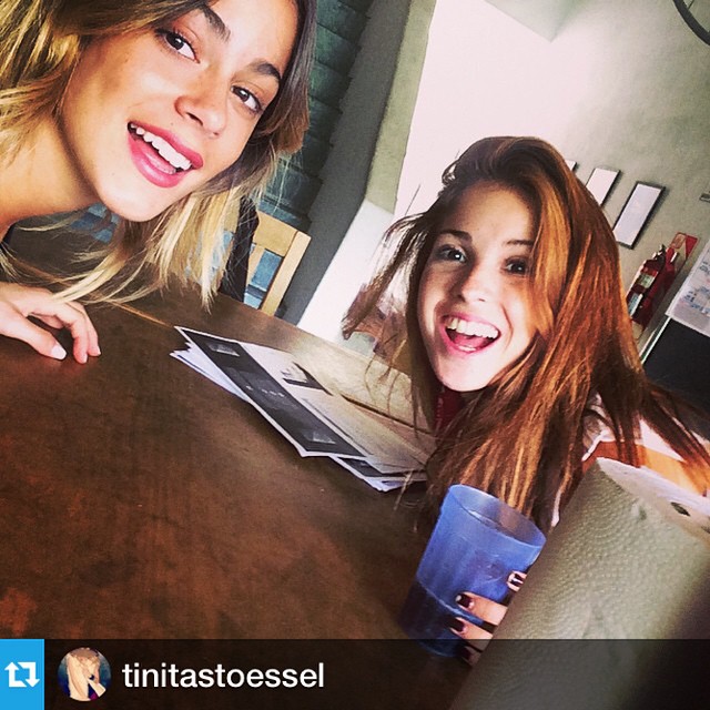 #Repost @tinitastoessel with @repostapp. ・・・ #ViolettaLive  ensayoo o o o...