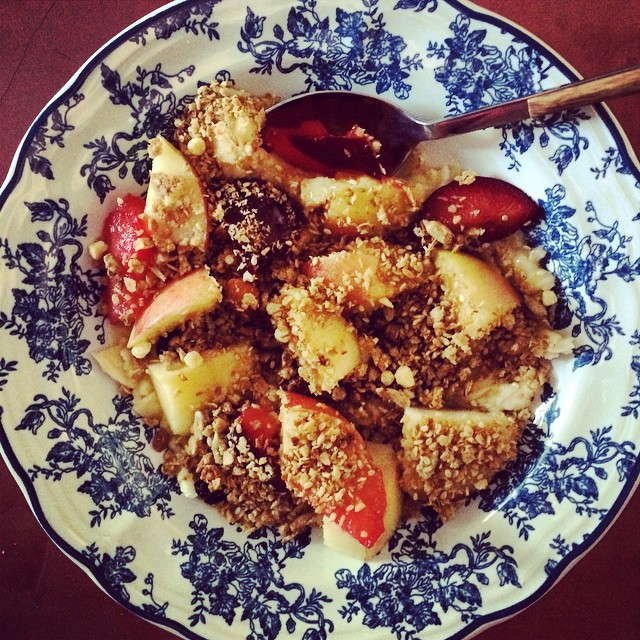 Buen día !!!! Frutas + granola, el desayuno perfecto ! ...