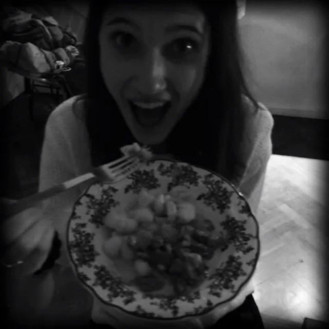 Comida chicas! @maca_miguel @soyalbariconavarro @lodocomello @clarialonso ...