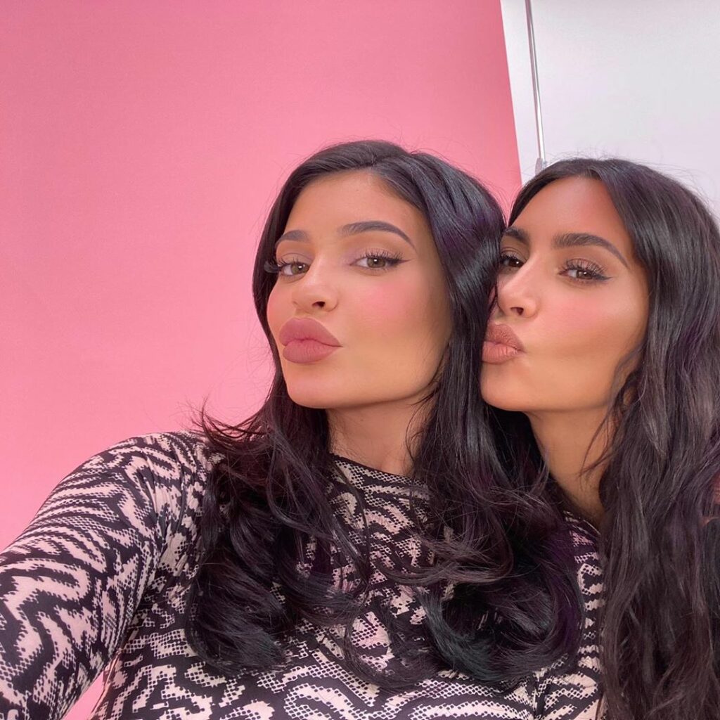 Just posted a new video on my YouTube w my sis @kimkardashian  watch me do her m...