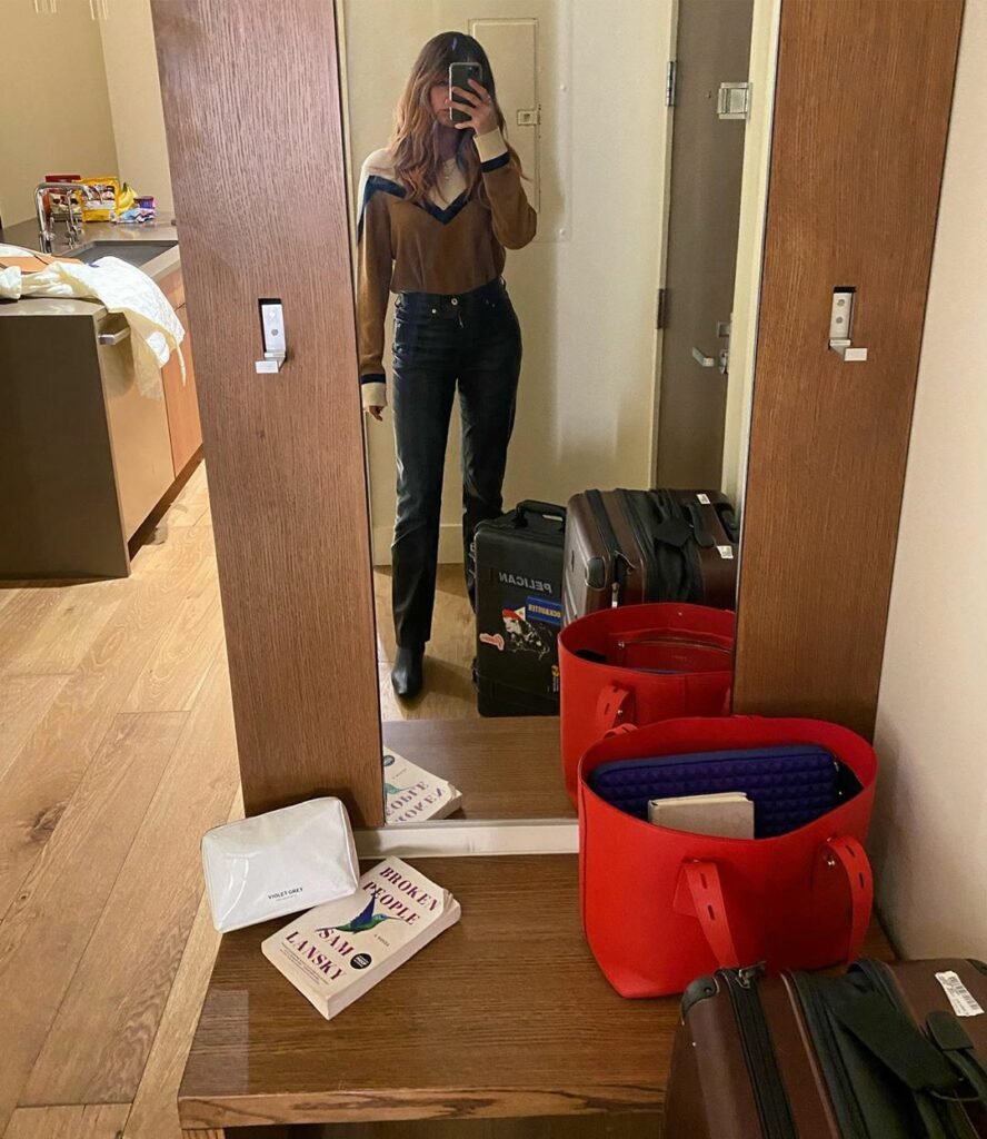 Debby Ryan: dude pre-ordering a book is like giving Your Future Self a surprise gift, in the… dude pre-ordering a book is like giving Your Future Self a surprise gift, in the...