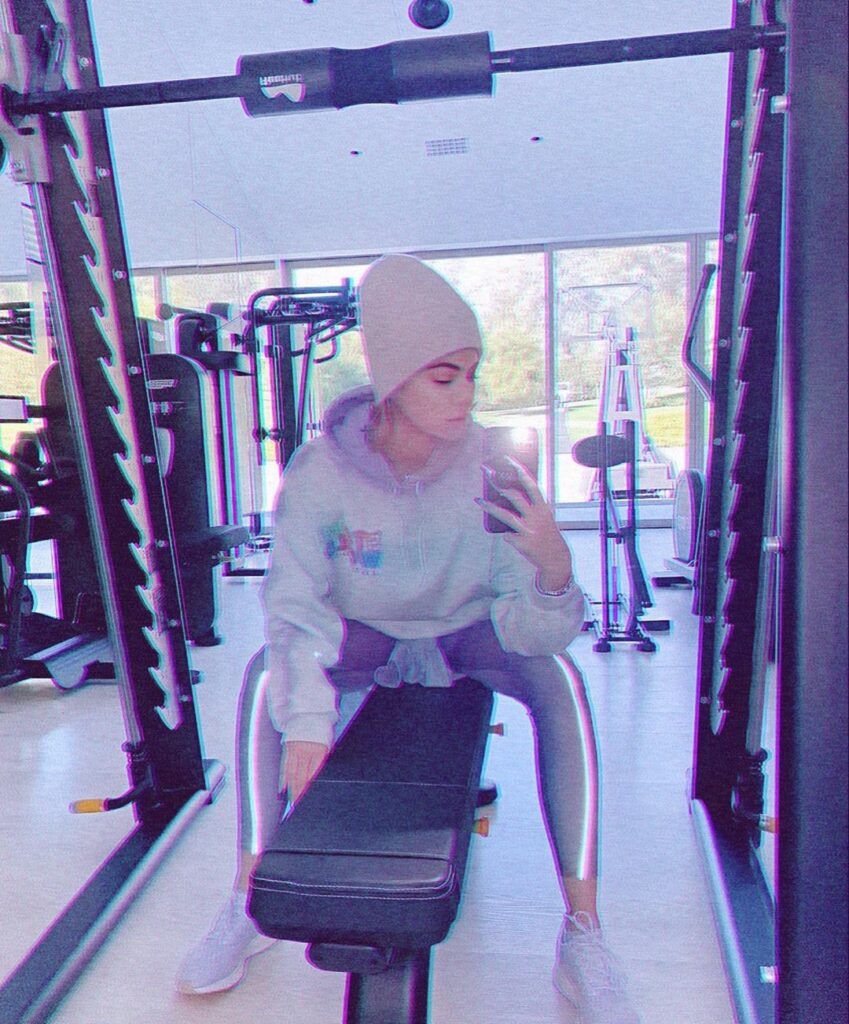 Saturday Session   leggings @goodamerican...