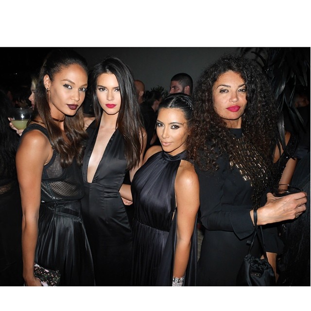 Last night #GivenchyGirls #AllBlack #ArchievedLooks @joansmalls @kendalljenner @...