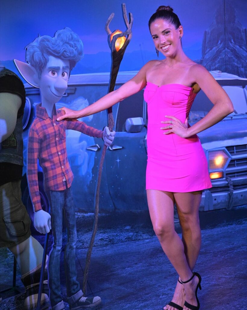 Esto pasaba ayer en la premier de #Unidos  @disneystudiosla hermoso momento con ...