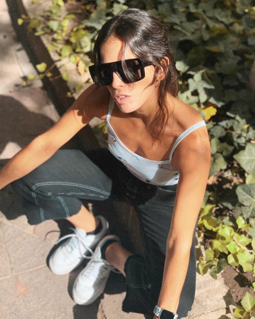 Cande Molfese: Como vienen pasando este domingo? Yo en casa intentemos quedarnos gente! Salgam… Como vienen pasando este domingo? Yo en casa intentemos quedarnos gente! Salgam...