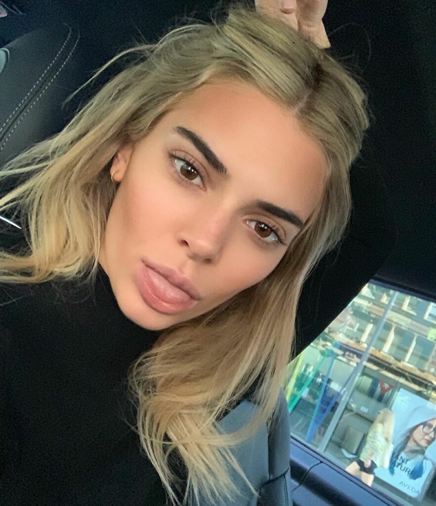 1 week as a blonde, remember?...