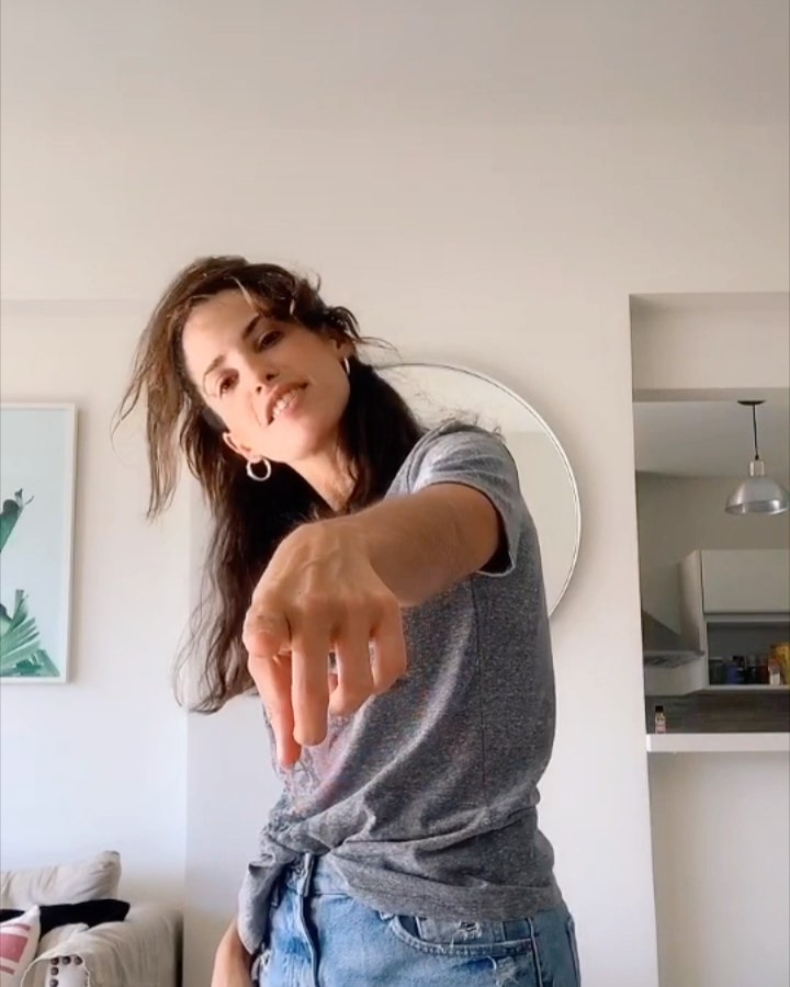 Siempre es una buena ocasión para recordar los temones que tenia #Violetta y con...