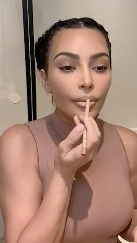 I’m walking you step-by-step through a quick and natural makeup routine for stay...