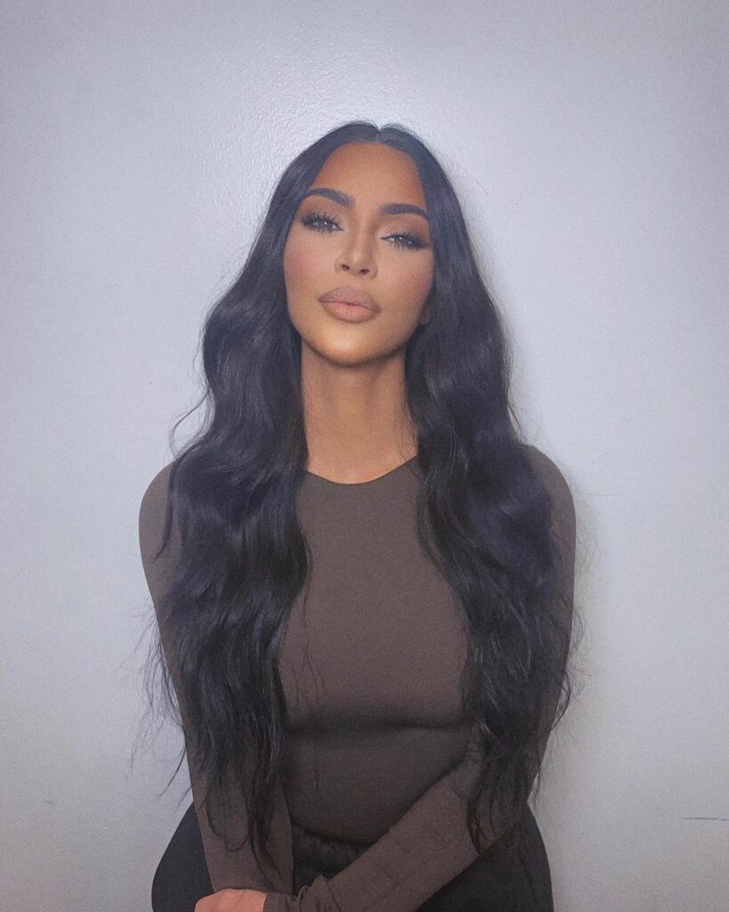 I miss glam. Can we FT and get a glam lesson @makeupbyariel @chrisappleton1...