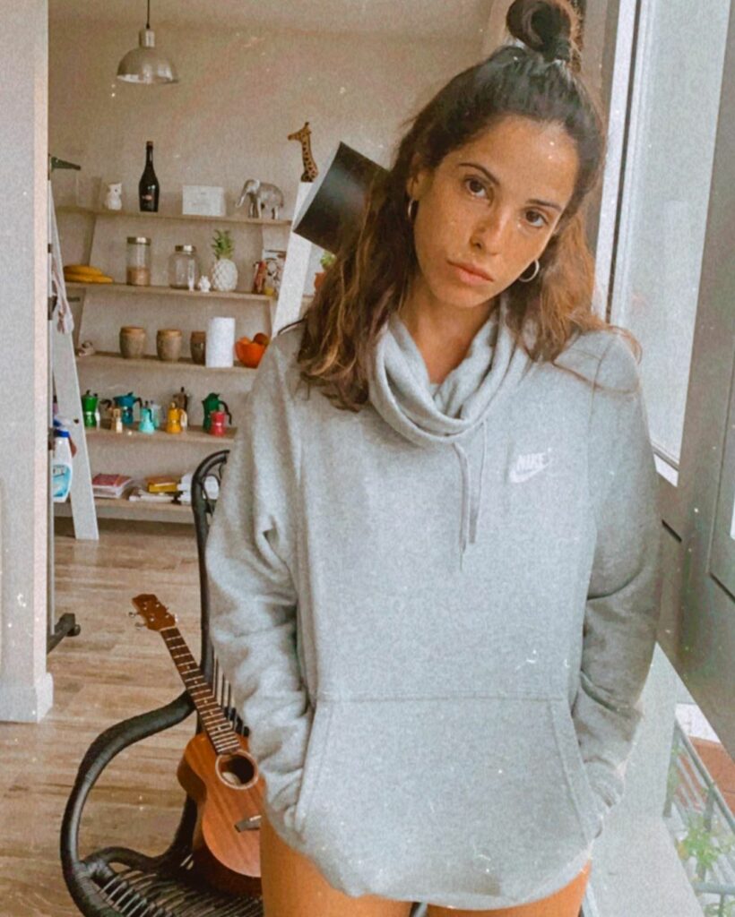 Ni ganas de ponerme pantalones con este día cuarentenoso lluvioso!
Serie, mates ...
