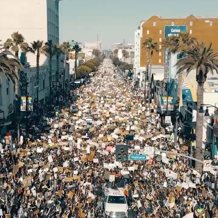 these pictures are giving me goosebumps. let’s keep marching together, keep stan...