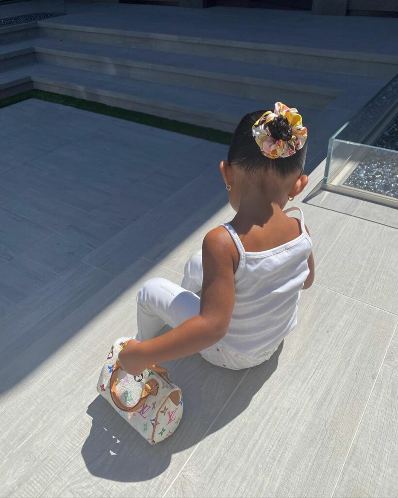 coolest baby to ever do ittt...